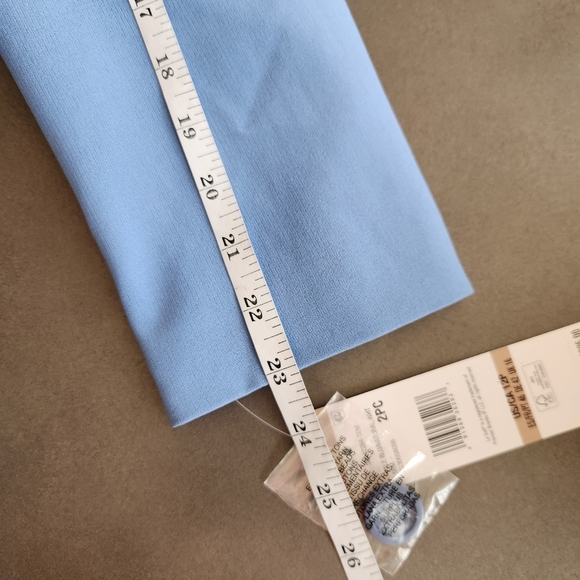 Le Suit Blue Contrast Tipped 2 Piece Pant Suit Set Size 12P NWT Office - Picture 10 of 14